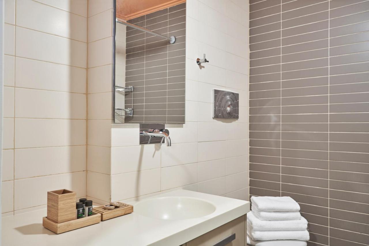 Contemporary & Comfy Apt Next To Acropolis Museum アテネ エクステリア 写真